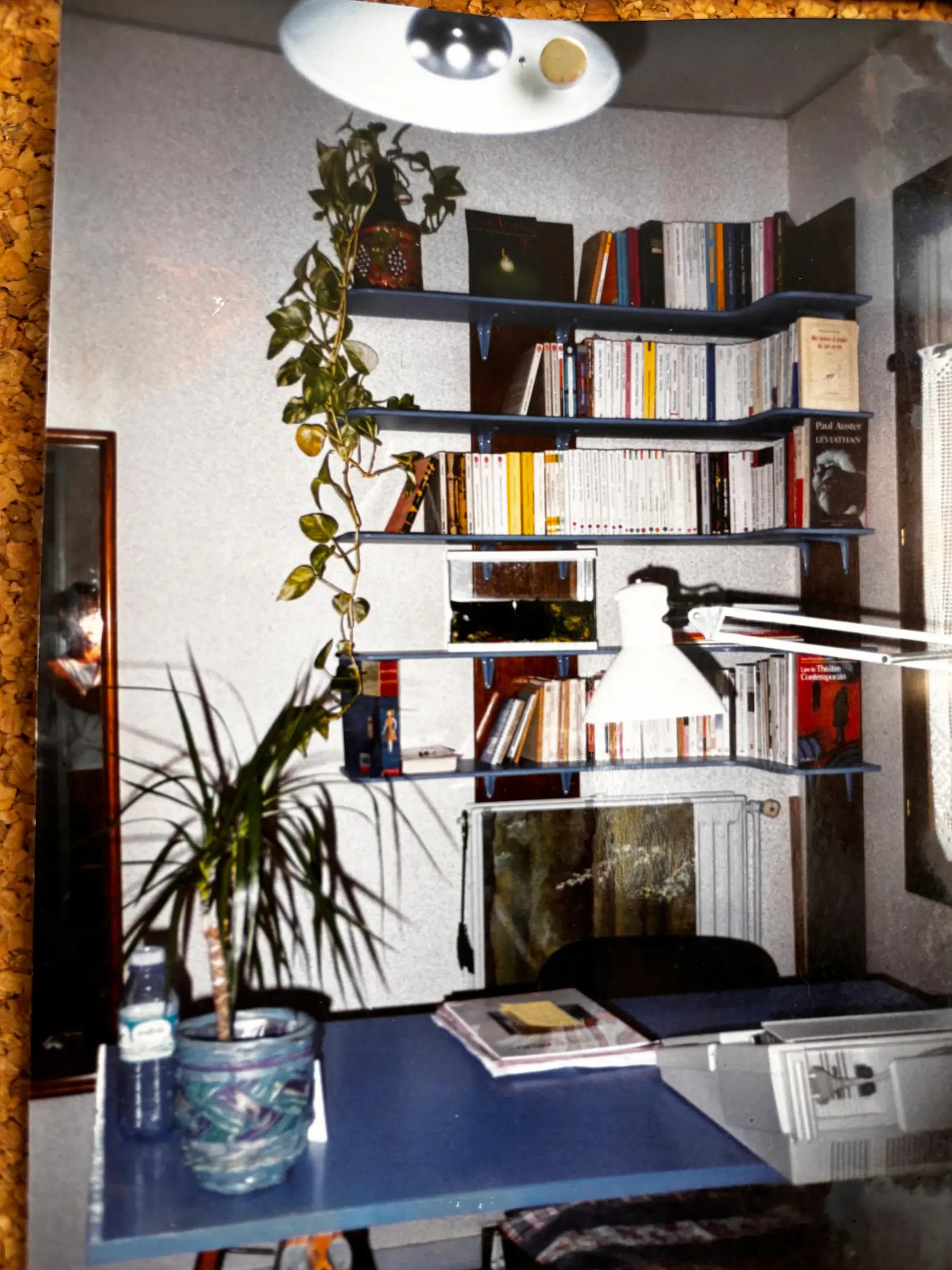 Bibliothèque d'angle sans fixation